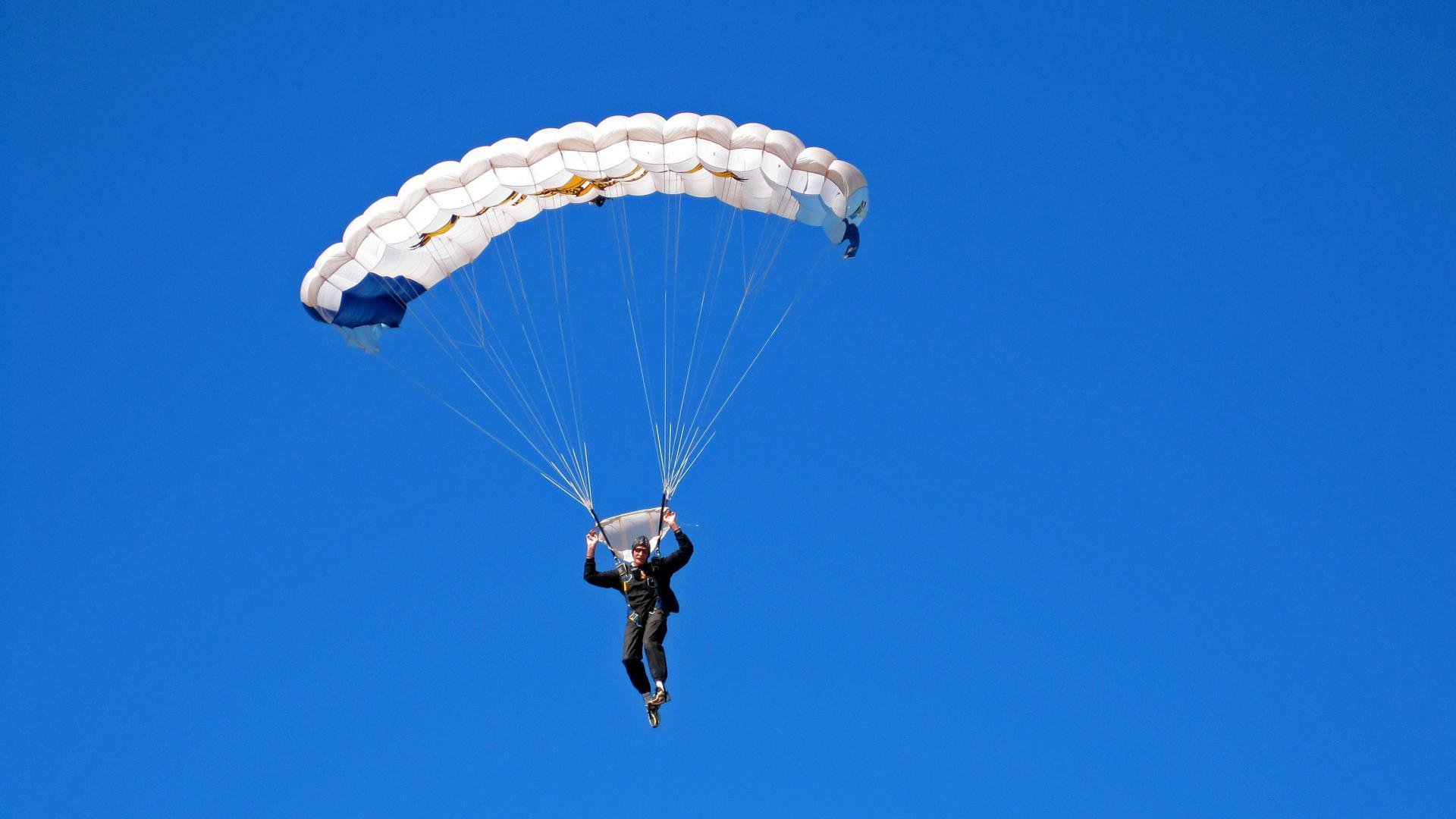 WRC牙买加：雨后泥泞带来激烈对抗，dancehall牙买加